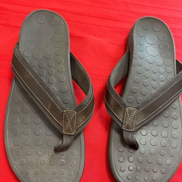 Vionic Men’s Brown Flip Flops Sandals Size 14 - Picture 2 of 8